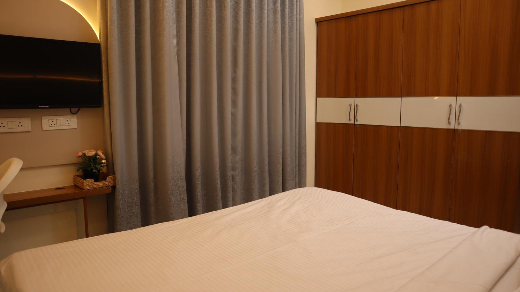 Dcasa Apartment Hotel Hyderabad Esterno foto