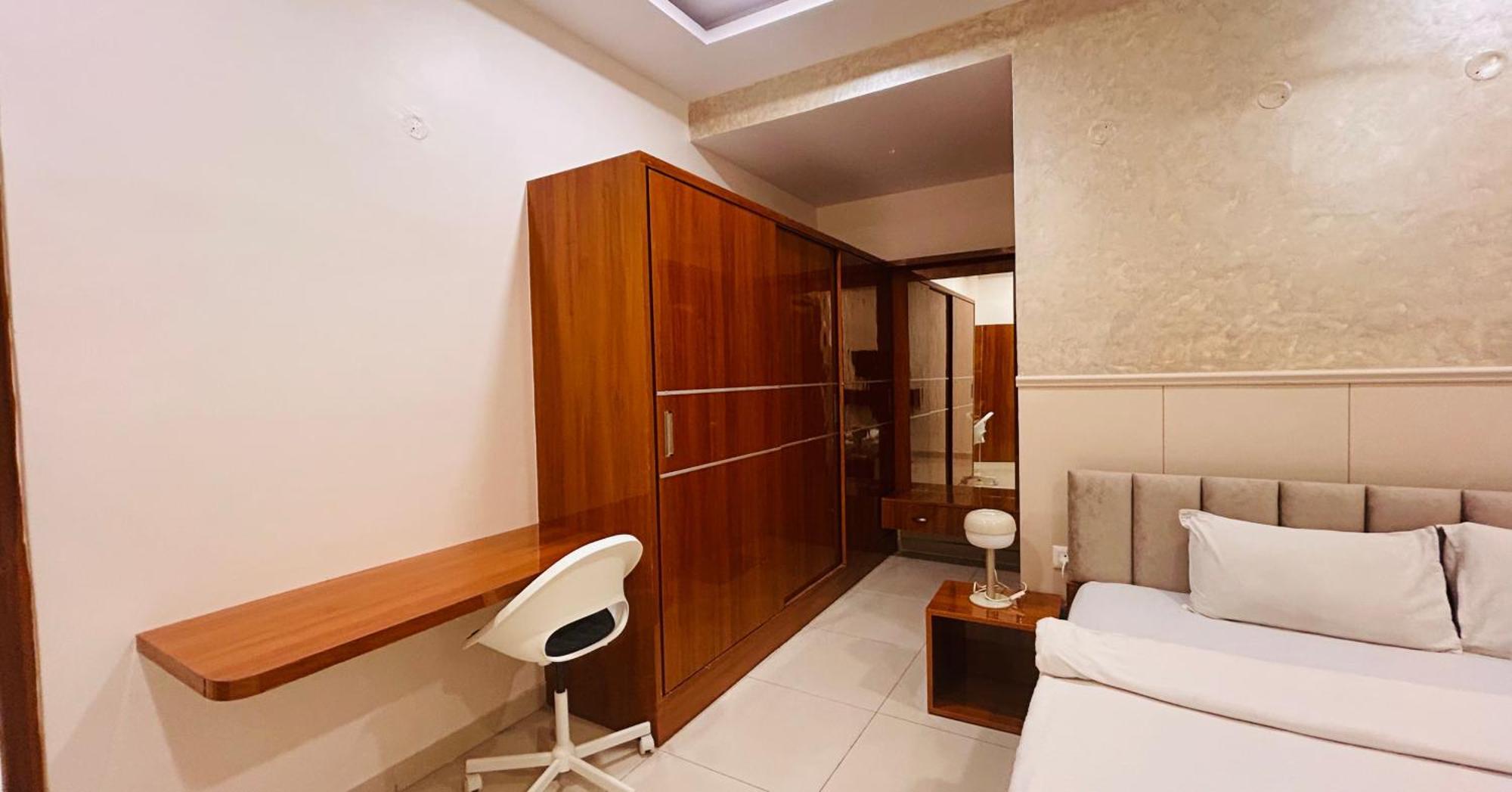 Dcasa Apartment Hotel Hyderabad Esterno foto